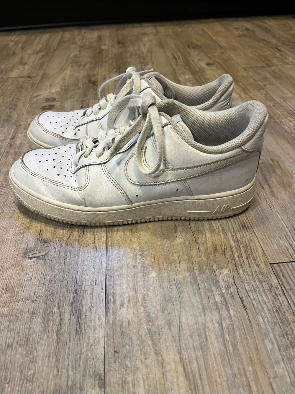 Nike Men's Low-Top Sneakers in Off-White/Cream